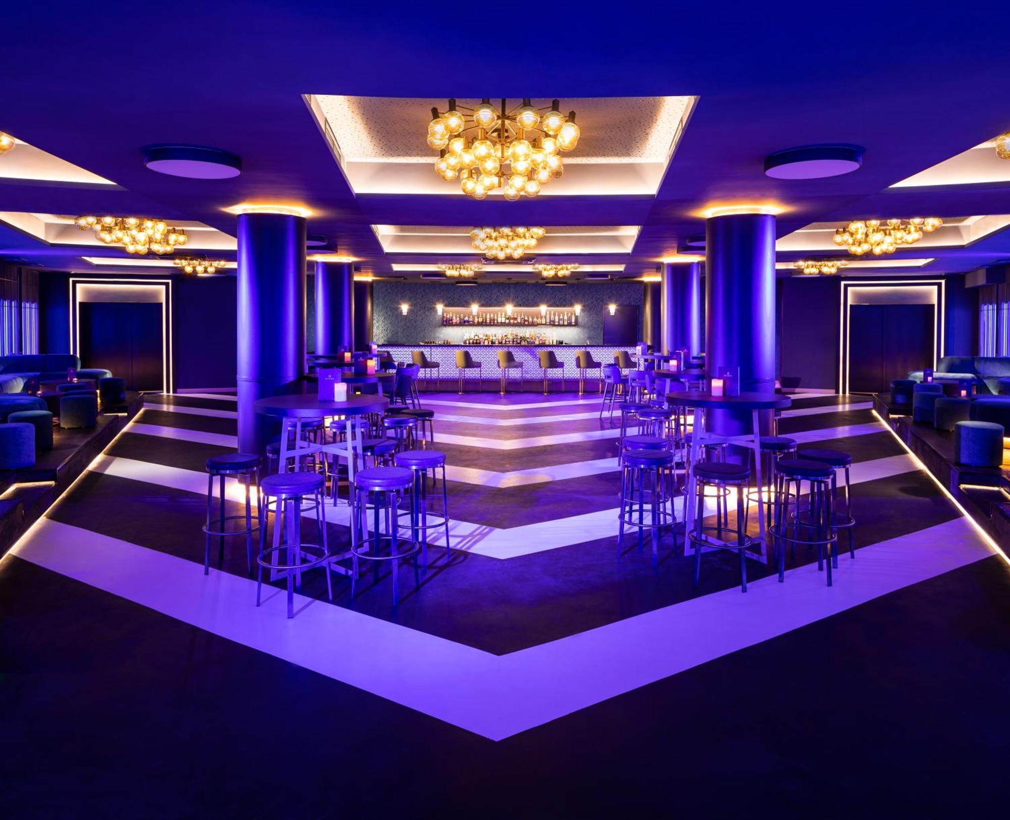 Kings' Valley Medical & Spa Hotel Kazanlŭk Extérieur photo The interior of the nightclub