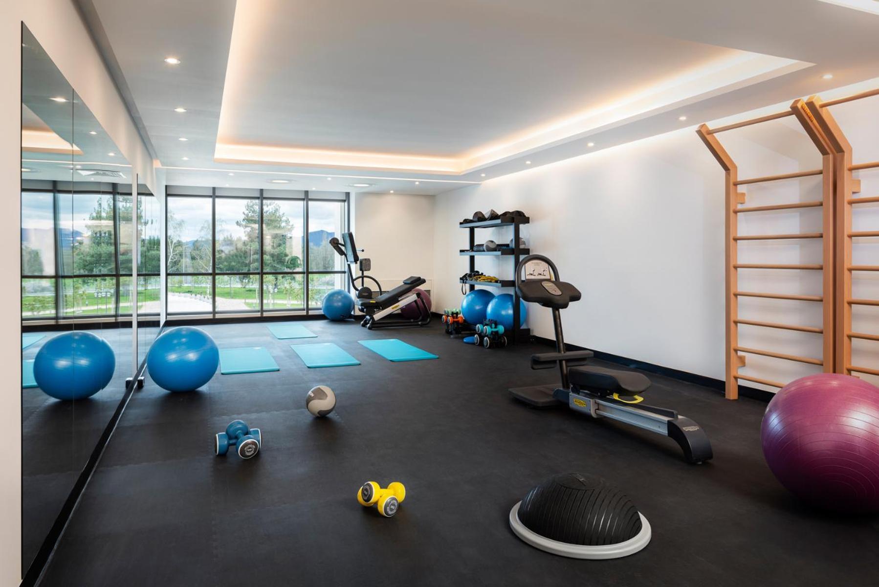 Kings' Valley Medical & Spa Hotel Kazanlŭk Extérieur photo A home gym